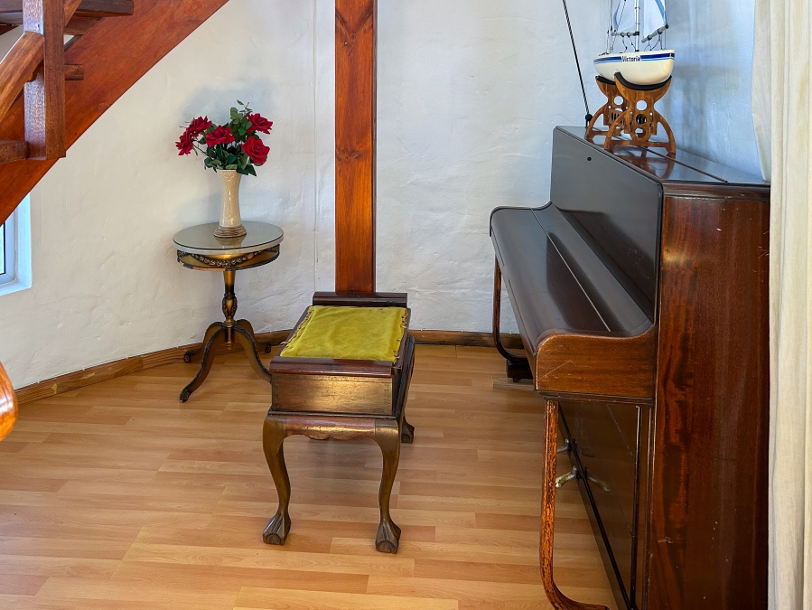 5 Bedroom Property for Sale in Heuwelkruin Western Cape